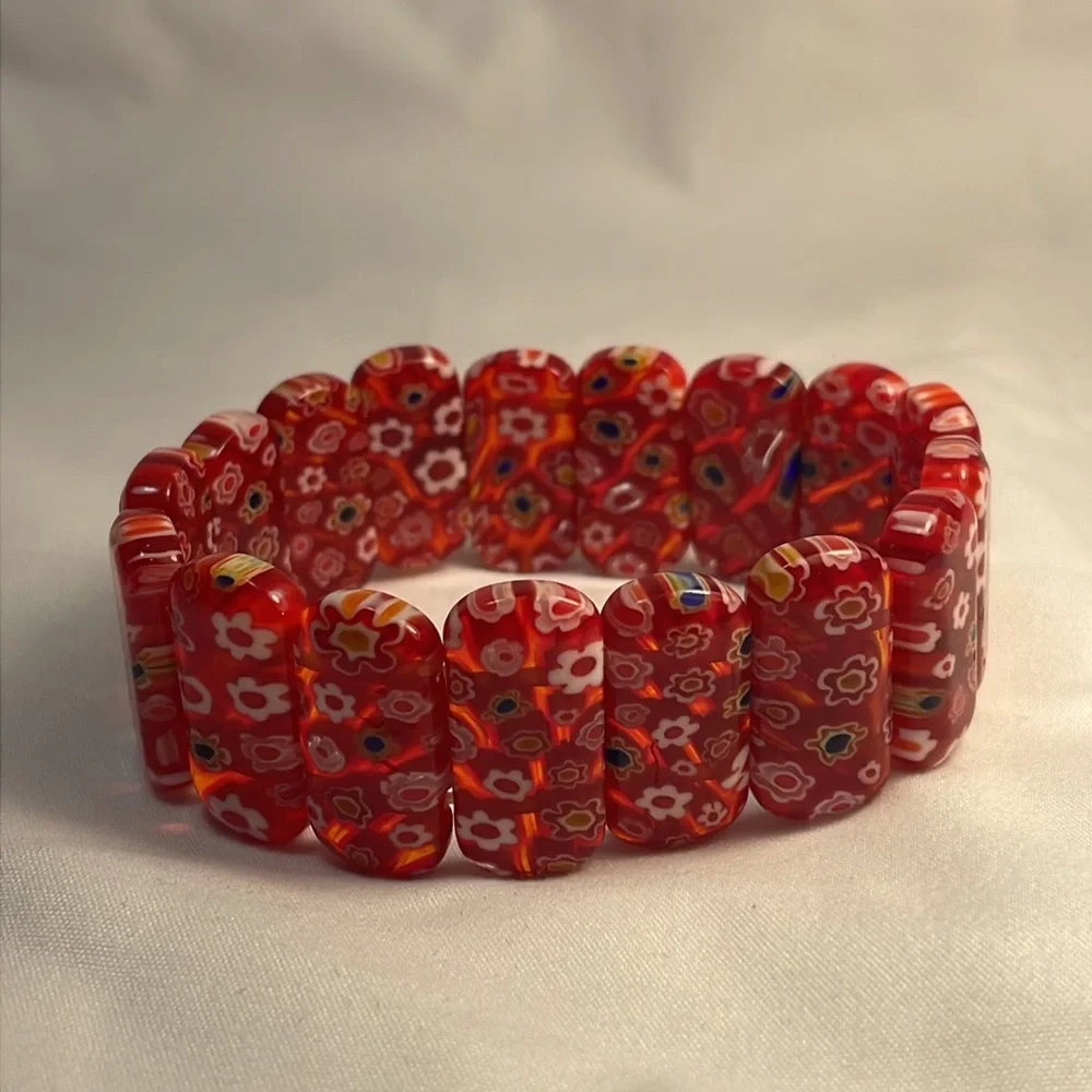 Vintage MCM Oval Red Millefiori Venetian Glass Cabochon Bead Stretch Bracelet - Picture 4 of 6